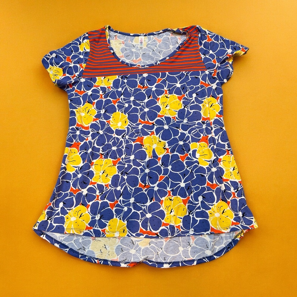 Lularoe Classic Tee (Large)
